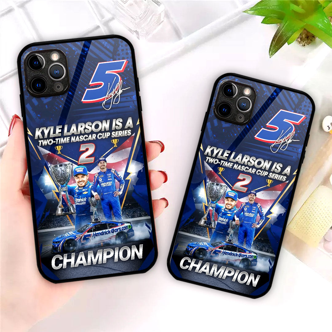 Kyle Larson 2025 NASCAR Cup Series Champion Phone Case – HOATT14508