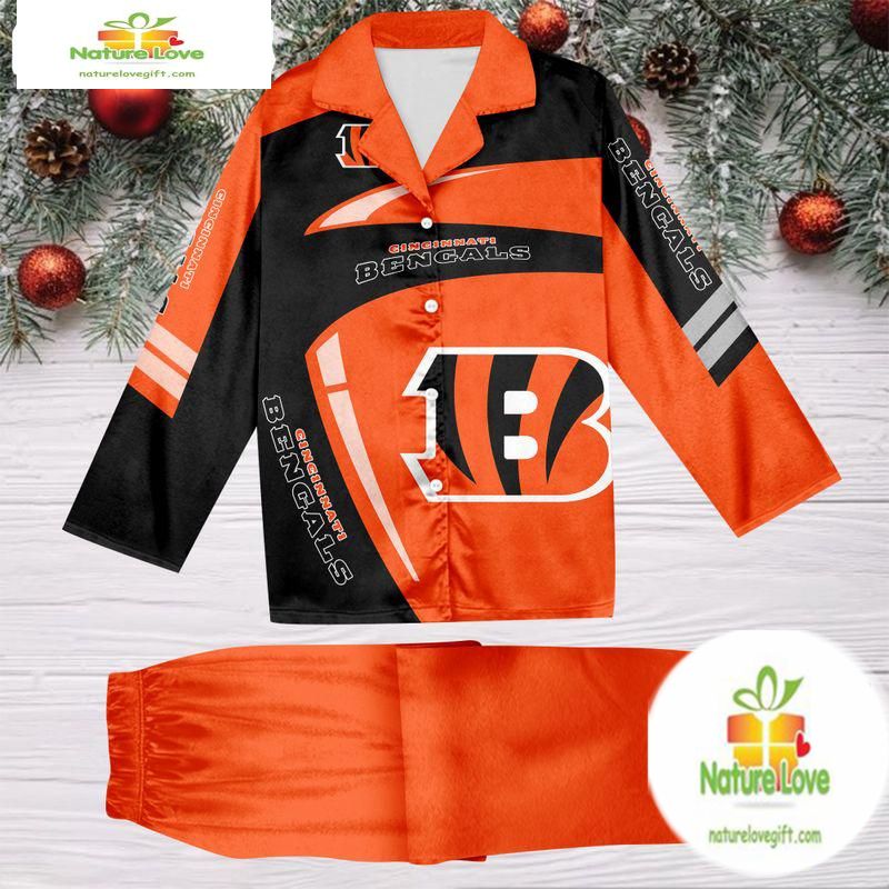 NFL Cincinnati Bengals Football Team Winter Satin Pajamas Set Gift for Fans