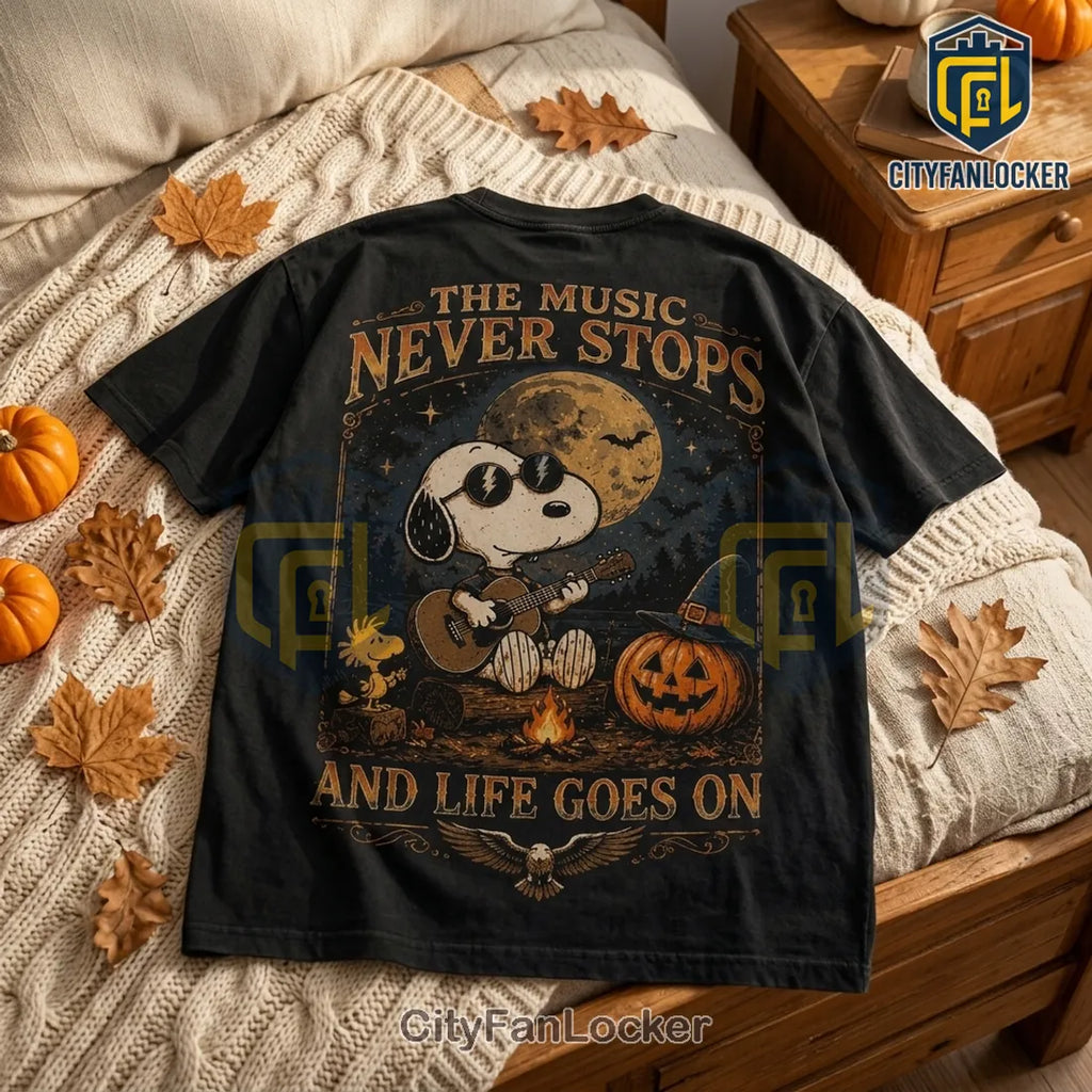 Philadelphia Eagles Snoopy Halloween Vintage Black T-Shirt